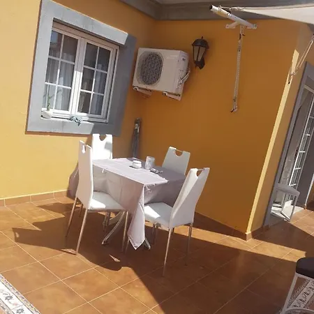 住宿加早餐酒店 La Casita Del Corazon Castillo del Romeral