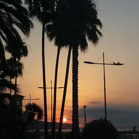 La Casita Del Corazon Castillo del Romeral