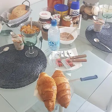 Frühstückspension La Casita Del Corazon Castillo del Romeral